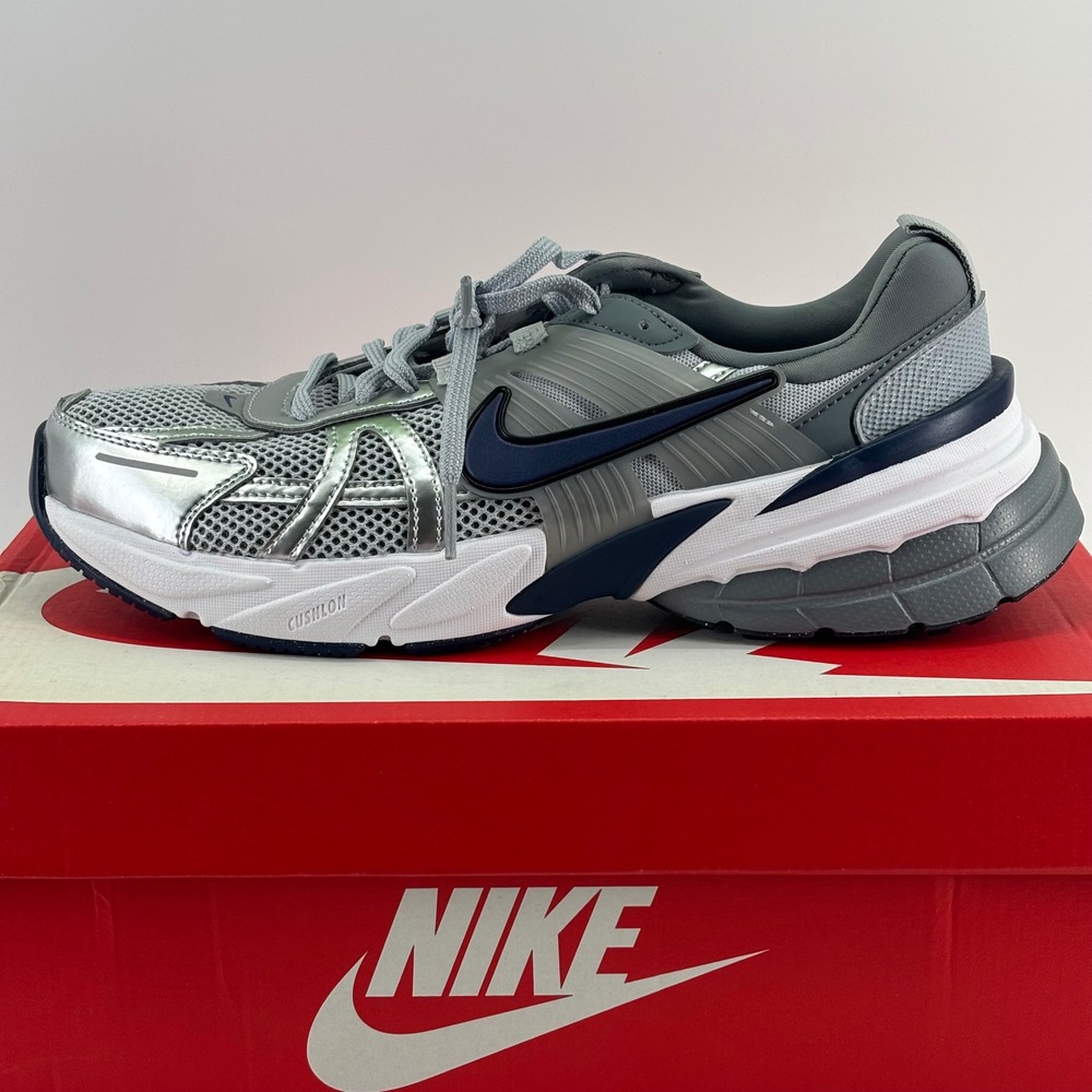 Nike V2K Run Mens 9 Wolf Grey Midnight Navy Metallic HJ4497-002 Y2K Retro Runner